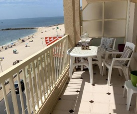 Apartment with 3 bedrooms in Torrevieja with wonderful sea view furnished terrace and WiFi 50 m from the beach