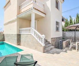 Awesome home in Torrevieja w/ WiFi and 3 Bedrooms