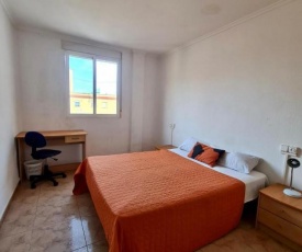 apartemento ideal grupo y familia climatisacion y cerca playa . mongrell