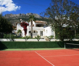 Villa with tennis court