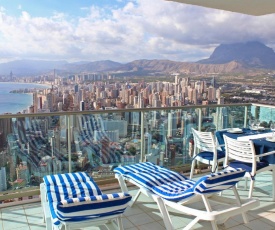 Amazing apartment on the 34th floor with private terrace and sea views