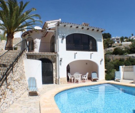 Linda - modern villa with splendid views in Benissa