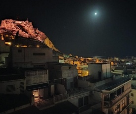 Corazón de Alicante con vistas al mar y al castillo