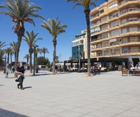 Lovely 2-Bed Apartment in Torrevieja near beach