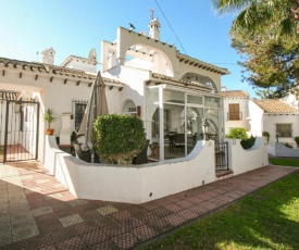 Nice home in Torrevieja w/ Outdoor swimming pool, WiFi and Outdoor swimming pool