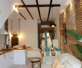 VINTAGE loft apartment Beach, private TERRACE Wifi