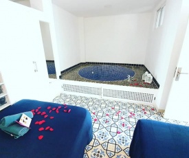 Exclusivo apartamento con piscina privada junto a la playa