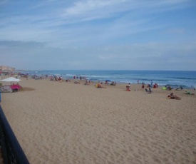 Oceanfront. Primera línea de playa. Torrevieja. Alicante.