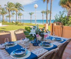 Casa en la playa con vistas al mar