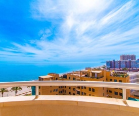 Lovely Apartment Beach Front & Pool