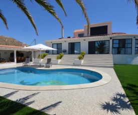 Luxury villa with Private Pool in Coveta Fuma